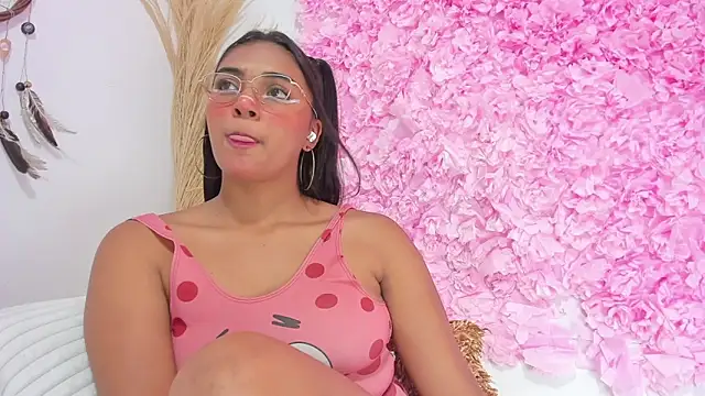 Melodymoore  online show from 02-05-26, 09:19