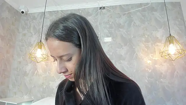 zephyra-angels online show from 12-23-25, 04:10