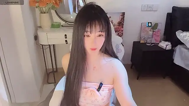 Snapshot of Milla-z chatting on 03-07-25, 11:40 Milla-z online show from 03-07-25, 11:40