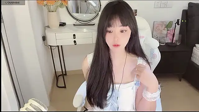 Snapshot of Milla-z chatting on 03-20-25, 07:25 Milla-z online show from 03-20-25, 07:25