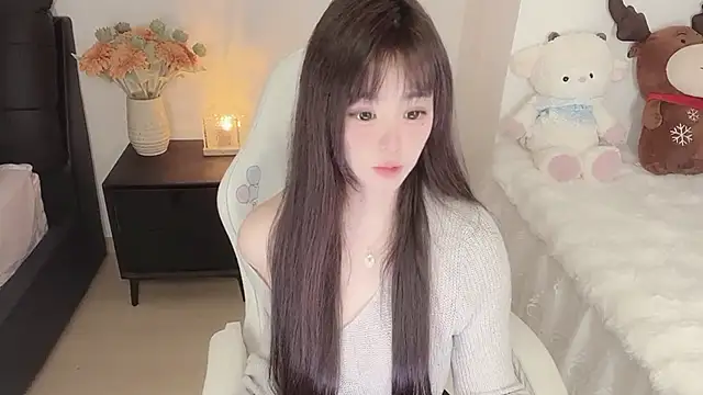 Snapshot of Milla-z chatting on 09-28-25, 11:48 Milla-z online show from 09-28-25, 11:48