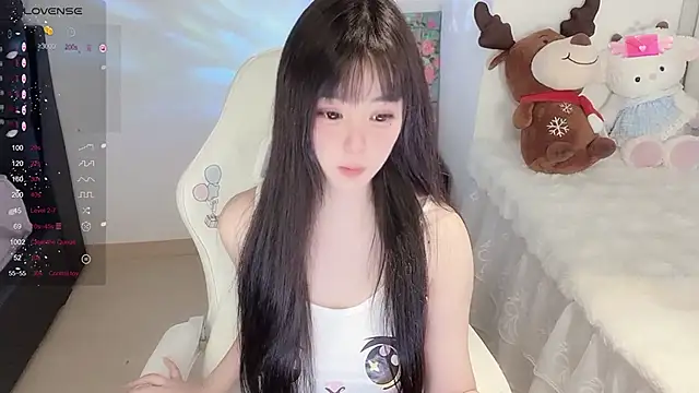 Snapshot of Milla-z chatting on 11-13-25, 05:17 Milla-z online show from 11-13-25, 05:17