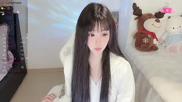 Snapshot of Milla-z chatting on 11-17-25, 03:23 Milla-z online show from 11-17-25, 03:23