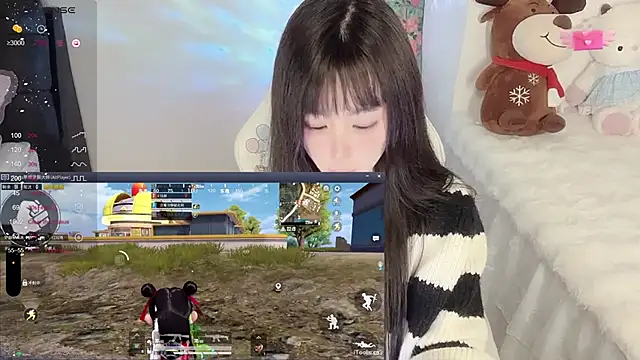 Snapshot of Milla-z chatting on 11-17-25, 03:29 Milla-z online show from 11-17-25, 03:29