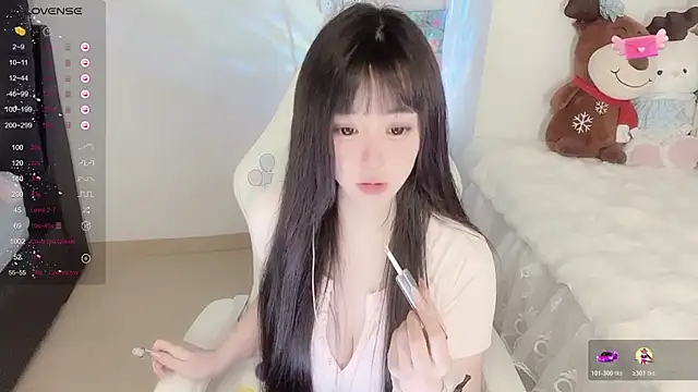 Snapshot of Milla-z chatting on 11-19-25, 03:12 Milla-z online show from 11-19-25, 03:12