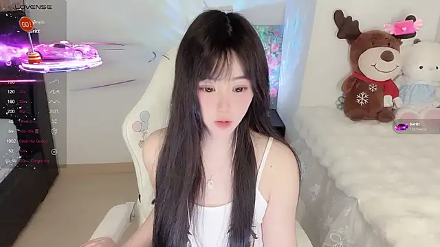 Snapshot of Milla-z chatting on 11-25-25, 11:43 Milla-z online show from 11-25-25, 11:43