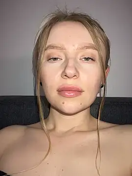 EvaBrooklyn online show from 03-10-25, 04:46