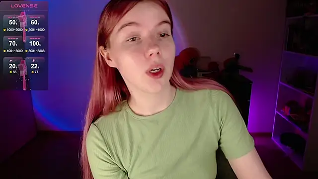 Snapshot of Strawberry_juli chatting on 11-23-25, 07:19 Strawberry juli online show from 11-23-25, 07:19