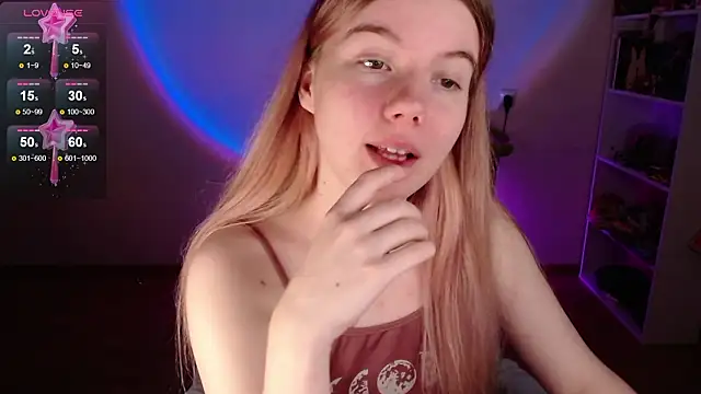 Strawberry juli online show from 02-21-26, 02:12