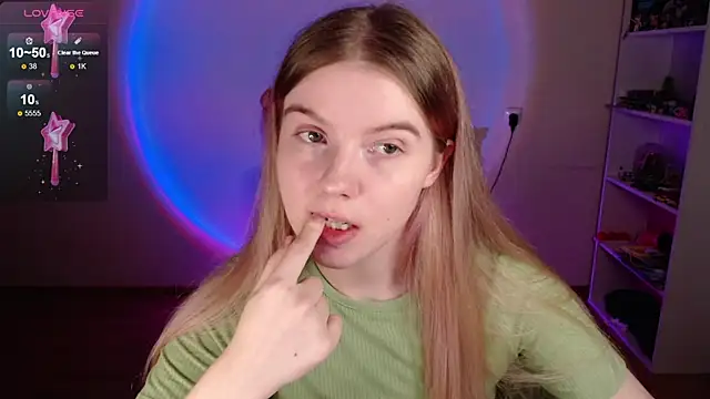 Strawberry juli online show from 04-09-26, 12:43