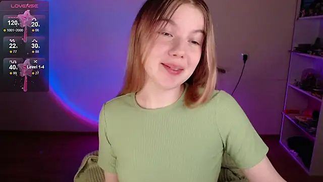 Strawberry juli online show from 04-11-26, 05:56