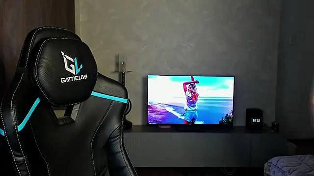 Snapshot of TravisRevas chatting on 03-08-25, 03:13 TravisRevas online show from 03-08-25, 03:13