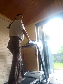 zoeylarkens online show from 10-06-25, 02:47