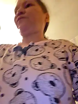 Snapshot of -Kathrine_kit- chatting on 11-04-25, 03:22 -Kathrine kit- online show from 11-04-25, 03:22