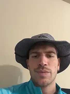 Snapshot of shuki0101 chatting on 03-12-25, 04:02 shuki0101 online show from 03-12-25, 04:02