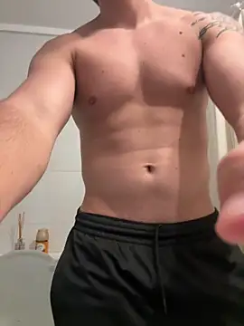 Snapshot of shuki0101 chatting on 10-29-25, 04:09 shuki0101 online show from 10-29-25, 04:09