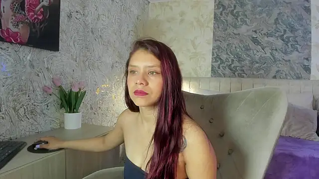 Snapshot of Arianaa_collins chatting on 11-05-25, 11:43 Arianaa collins online show from 11-05-25, 11:43