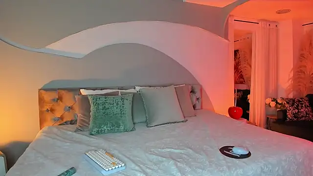 Snapshot of Elizabeth_clark_ chatting on 09-25-25, 08:01 Elizabeth clark online show from 09-25-25, 08:01