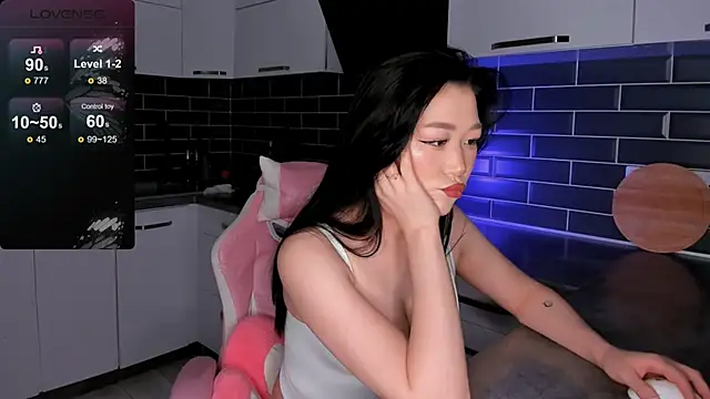 Snapshot of ShaiyaMinn3 chatting on 04-21-26, 03:28 ShaiyaMinn3 online show from 04-21-26, 03:28
