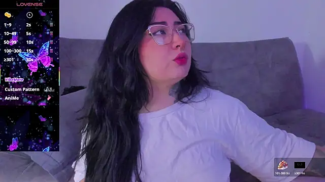 Snapshot of Curvybaddie99 chatting on 04-09-26, 05:51 Curvybaddie99 online show from 04-09-26, 05:51