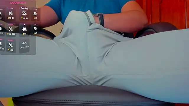 Snapshot of MxsterJohn chatting on 02-26-25, 04:35 MxsterJohn online show from 02-26-25, 04:35