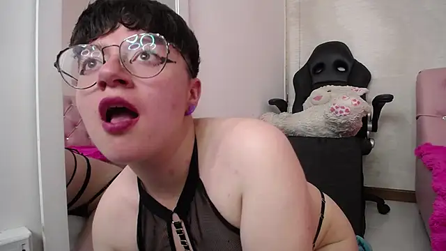 Snapshot of safyka chatting on 03-20-25, 04:20 safyka online show from 03-20-25, 04:20