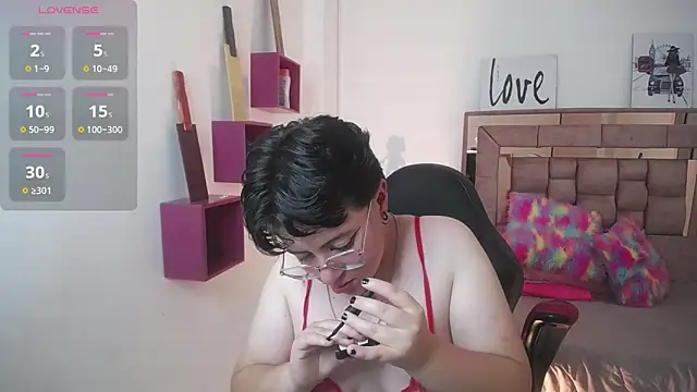 Snapshot of safyka chatting on 09-22-25, 11:07 safyka online show from 09-22-25, 11:07