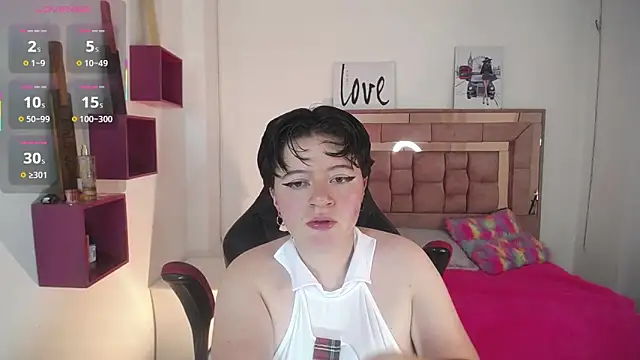 Snapshot of safyka chatting on 10-24-25, 02:52 safyka online show from 10-24-25, 02:52