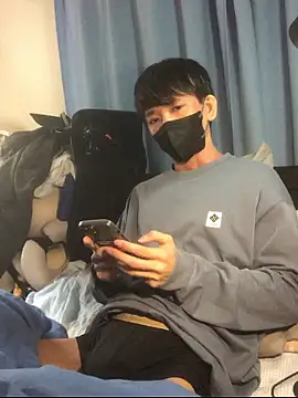 Snapshot of pandesal_aki chatting on 10-28-25, 03:25 pandesal aki online show from 10-28-25, 03:25