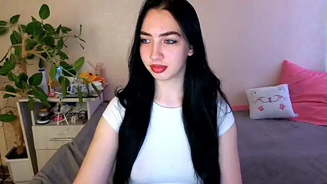 Snapshot of WildKittenX_ chatting on 06-10-26, 04:01 WildKittenX online show from 06-10-26, 04:01