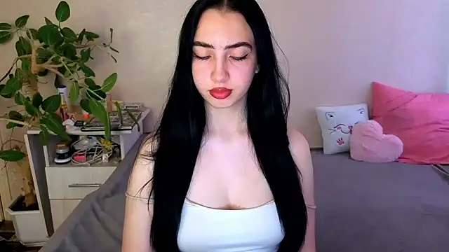 Snapshot of WildKittenX_ chatting on 06-16-26, 04:15 WildKittenX online show from 06-16-26, 04:15