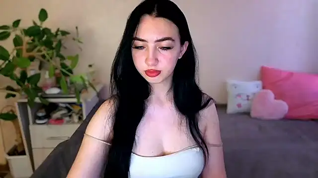 Snapshot of WildKittenX_ chatting on 07-02-26, 04:07 WildKittenX online show from 07-02-26, 04:07