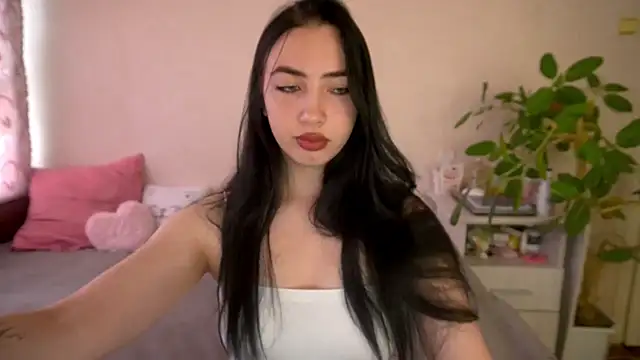 Snapshot of WildKittenX_ chatting on 07-19-26, 04:38 WildKittenX online show from 07-19-26, 04:38