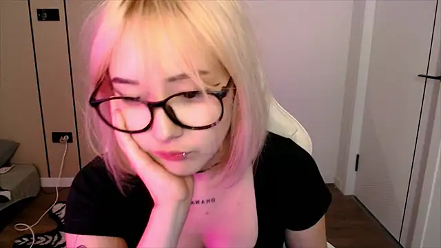 Snapshot of ka00ru_chan chatting on 07-21-26, 01:24 ka00ru chan online show from 07-21-26, 01:24