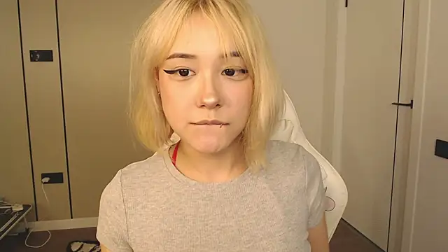 Snapshot of ka00ru_chan chatting on 07-27-26, 06:15 ka00ru chan online show from 07-27-26, 06:15