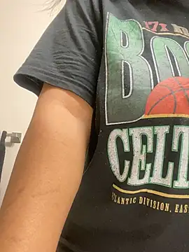 Snapshot of kurvibabe chatting on 03-21-25, 08:29 kurvibabe online show from 03-21-25, 08:29