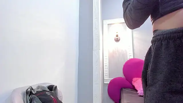 Bonniie 22 online show from 12-13-25, 07:53