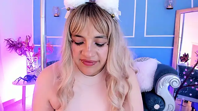 TaraTaylorr online show from 04-11-26, 07:45