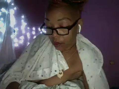 Ladyzee25 online show from 03-18-26, 12:14