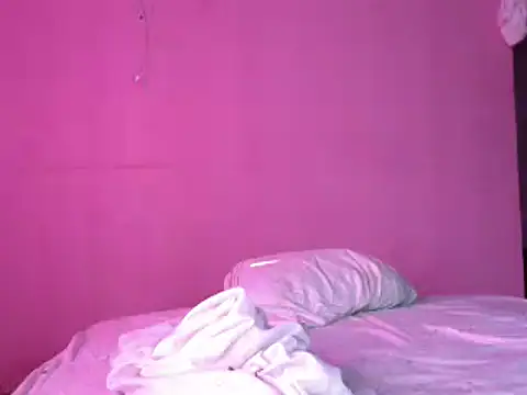 Ladyzee25 online show from 04-18-26, 11:47