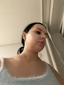 Snapshot of Miss_Vic chatting on 11-30-25, 12:42 Miss Vic online show from 11-30-25, 12:42