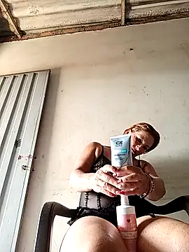 Sexy-Woman-Mature online show from 10-13-25, 01:44