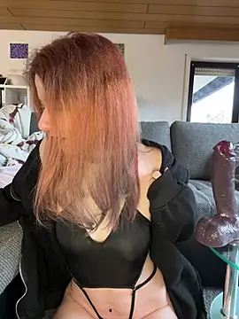 Snapshot of SweetSeraphine chatting on 03-14-25, 03:58 SweetSeraphine online show from 03-14-25, 03:58