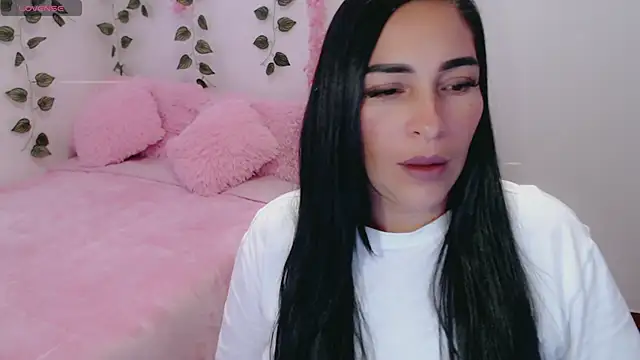 Snapshot of luna_lgomez_ chatting on 03-01-25, 10:34 luna lgomez online show from 03-01-25, 10:34