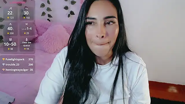 Snapshot of luna_lgomez_ chatting on 03-01-25, 04:44 luna lgomez online show from 03-01-25, 04:44