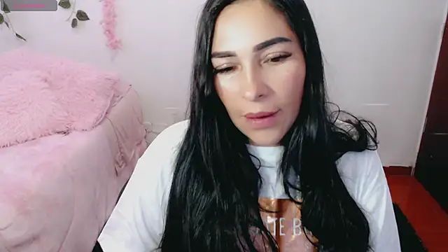 Snapshot of luna_lgomez_ chatting on 03-06-25, 11:25 luna lgomez online show from 03-06-25, 11:25