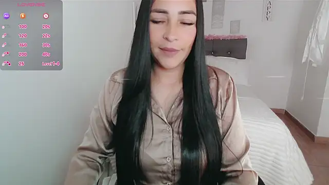 Snapshot of luna_lgomez_ chatting on 10-01-25, 01:39 luna lgomez online show from 10-01-25, 01:39