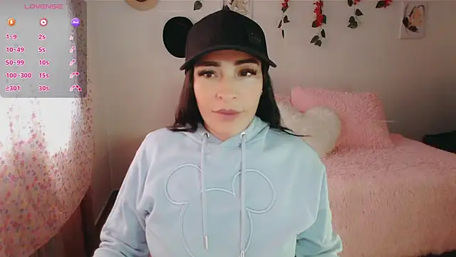 Snapshot of luna_lgomez_ chatting on 11-12-25, 12:38 luna lgomez online show from 11-12-25, 12:38