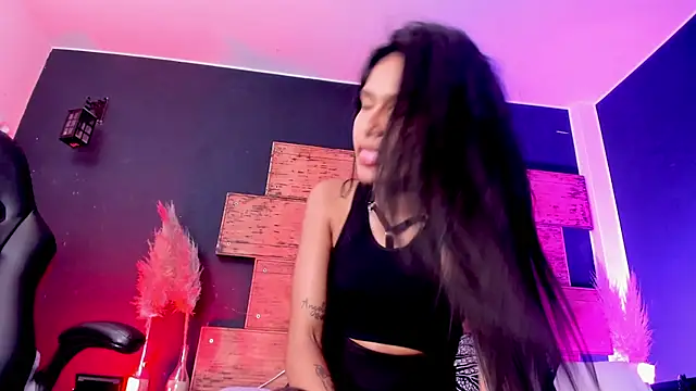 Snapshot of Fernanda_liie_ chatting on 03-18-25, 06:59 Fernanda liie online show from 03-18-25, 06:59