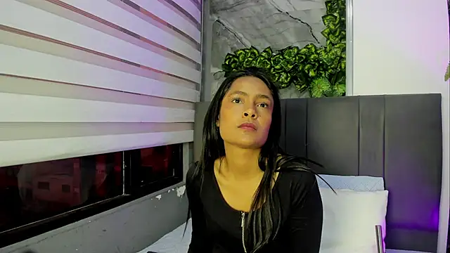 Snapshot of Fernanda_liie_ chatting on 10-08-25, 12:25 Fernanda liie online show from 10-08-25, 12:25